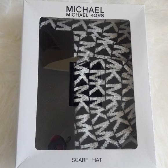 MICHAEL Michael Kors Scarf and Hat Set - Picture 2 of 7